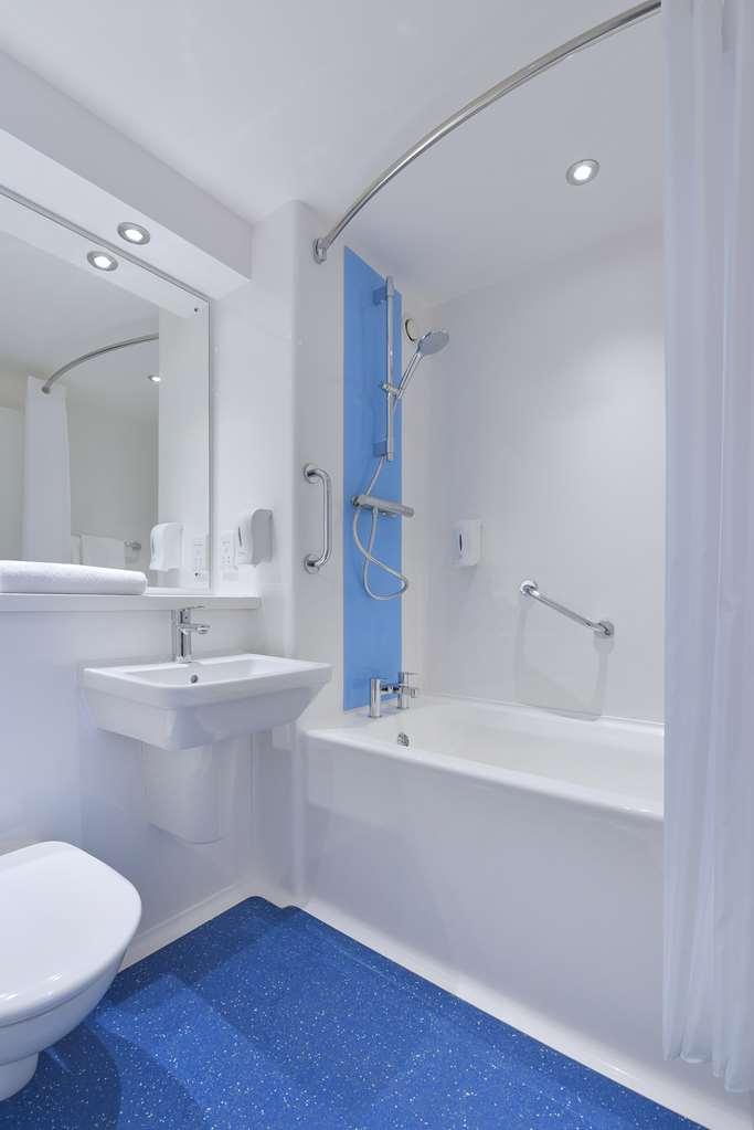 Morden  Travelodge London Wimbledon Morden الغرفة الصورة